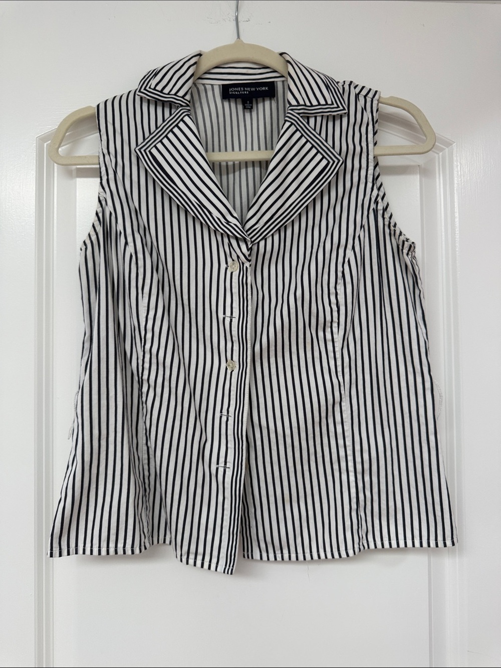 Jones New York Navy Blue and White Striped Sleeveless Button-Down Top